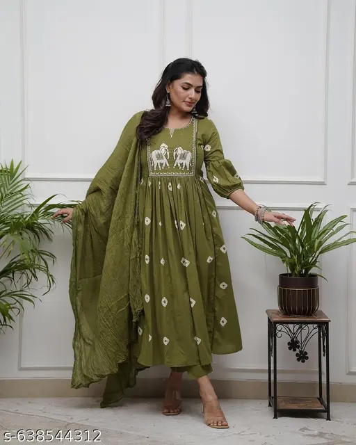 Women Embroidered work kutra set - p-ak67y0 - Image 4